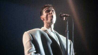 David Byrne wearing his distinctive 'big suit' in a scene from 'Stop Making Sense'