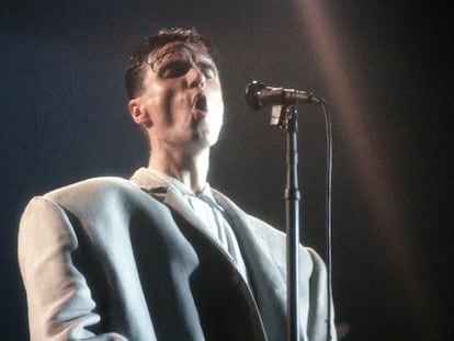 David Byrne wearing his distinctive 'big suit' in a scene from 'Stop Making Sense'