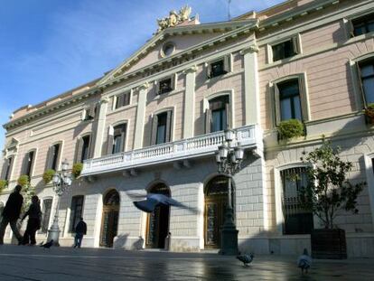 Fachada del ayuntamiento de Sabadell.