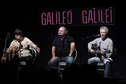 Guzmán, Cánovas y Adolfo, durante un concierto en 2014.

 