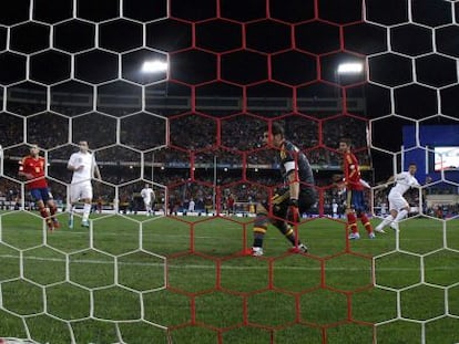 Giroud marca el gol del empate.