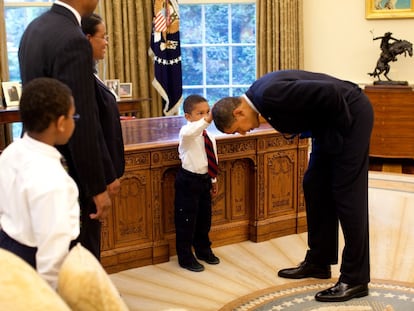 El niño Jacob Philadelphia quería saber si el pelo de Obama era como el suyo.