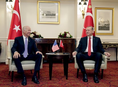 Joe Biden, entonces vicepresidente de EE UU, recibe al presidente turco, Recep Tayyip Erdogan, en Washington en marzo de 2016.