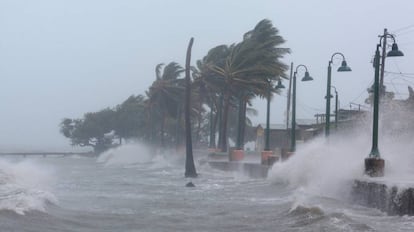 O furacão Irma atinge Fajardo, em Porto Rico