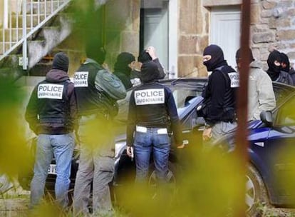 Operación policial contra un grupo anarquista en Tarnac (centro de Francia).