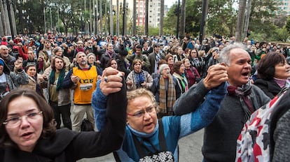 Ato diante da Catedral da Sé, em São Paulo, contra o assassinato do catador Ricardo Nascimento pela PM