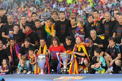 El Barça ha logrado ganar la Liga, la Champions, la dos Supercopas y el Mundialito. En la imagen, en el Camp Nou celebrando la Liga y la Champions.