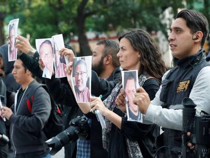 Protesto contra assassinatos de jornalistas no México