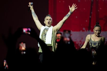 Robbie Williams durante su concierto en Barcelona el viernes 24 de marzo.