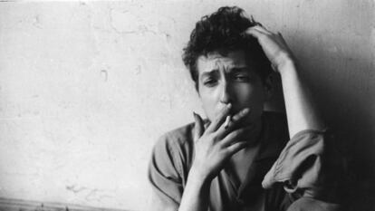 Bob Dylan em 1962, ano das gravações inéditas recentemente recuperadas.