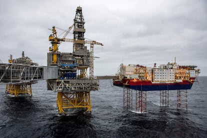 Noruega tiene el mayor fondo soberano. En la imagen, plataforma petrolífera en el Mar del Norte.