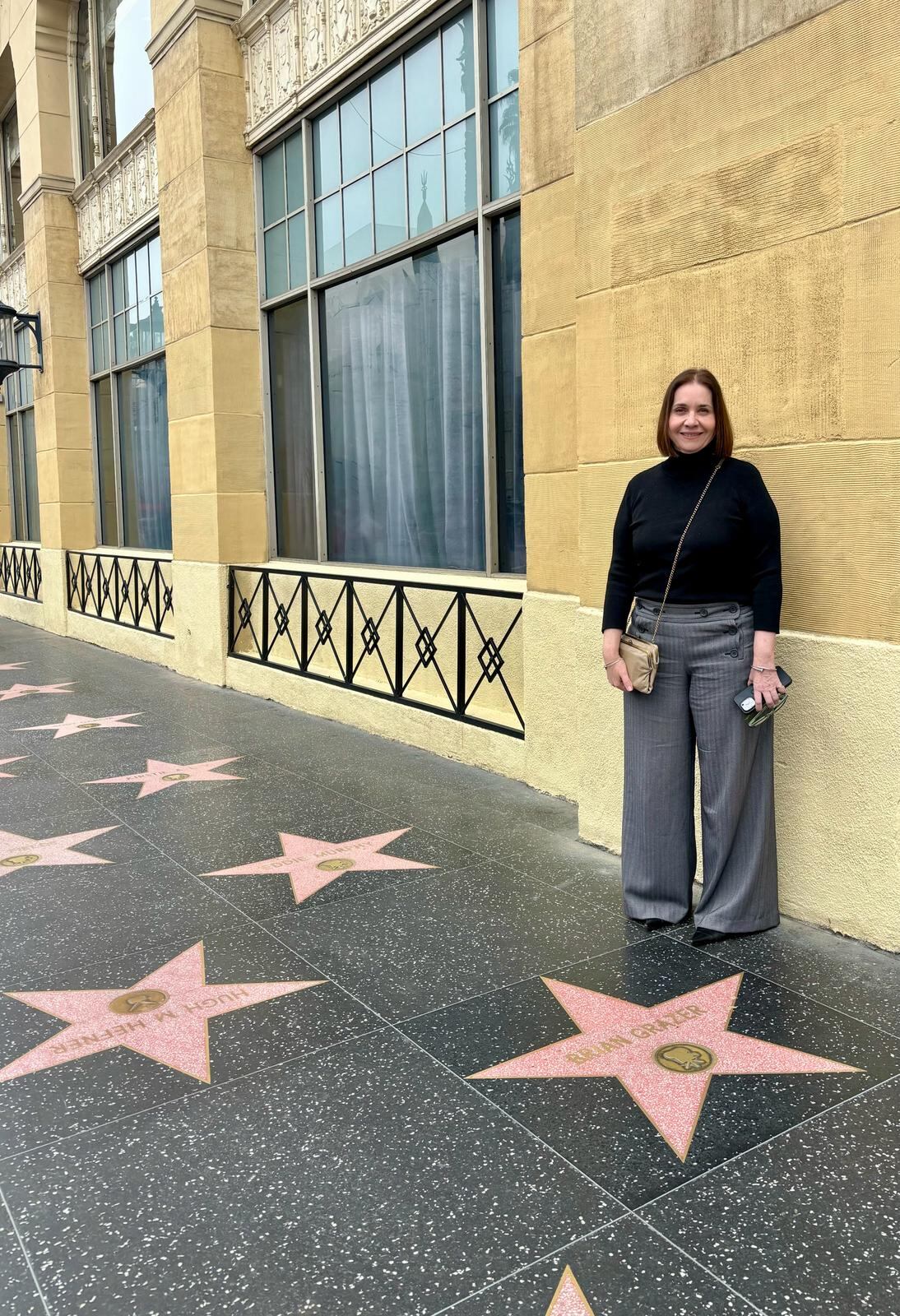 Ana Martínez, vicepresidenta de la Cámara de Comercio de Hollywood, en el Paseo de la Fama, en abril de 2024.