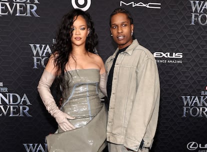Rihanna y su pareja A$AP Rocky, en el estreno de 'Black Panther: Wakanda Forever', el 26 de octubre en Los Ángeles.