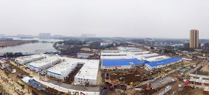 Imagen del hospital de Huoshenshan, que este lunes esntra en funcionamiento. Además, el Hospital Leishenshan on capacidad para 1.500 camas, recibirá pacientes el 6 de febrero