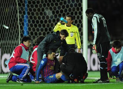 David Villa sufrió una fractura en el tercio medio de la tibia de la pierna izquierda durante el partido entre el Barcelona y el Al-Sadd en las semifinales del Mundial de clubes de 2011 celebrado en Japón.