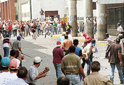 Batalla campal en Barquisimeto entre seguidores y detractores de Chávez.