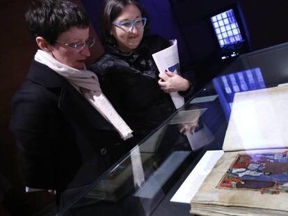 Uno de los libros expuestos en el Archivo de la Corona de Aragón.