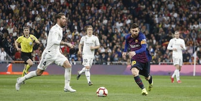 Ramos y Messi, en el último clásico de 2019 en el Bernabéu.