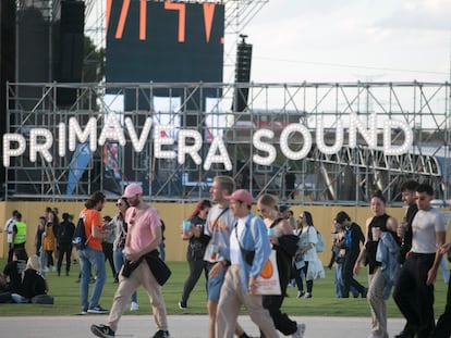 Asistentes al Primavera Sound Madrid, en Arganda del Rey, este viernes.