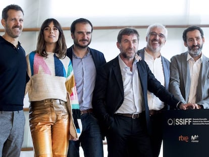 De izquierda a derecha, Jose Maria Goenaga, Belén Cuesta, Aitor Arregi, Antonio de la Torre, Vicente Vergara y Jon Garano.
