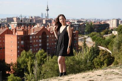 La estadounidense Samara Kamenecka en el Parque del Cerro del Tío Pío, en Vallecas (Madrid).