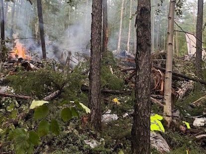El lugar del accidente del avión de pasajeros ruso Antónov An-24 de la aerolínea Angara en la región de Amur, en una imagen de la Fiscalía de Transporte del Lejano Oriente de Rusia.