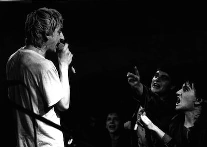 Evaristo en un concierto de La Polla Records en 1989.