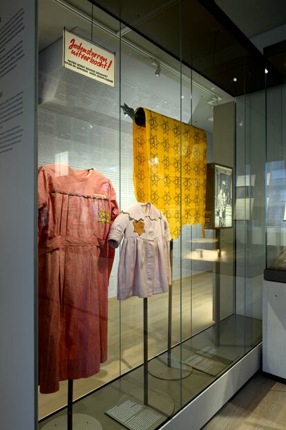 Dutch Jews' clothing with the symbols they were obliged to wear to identify them.