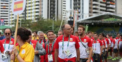 The Spanish delegation after hoisting the flag inside the Olympic Village.