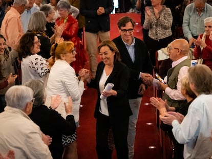 La candidata del PSC a la alcaldía de Girona, Silvia Paneque, junto al primer secretario del PSC, Salvador Illa.