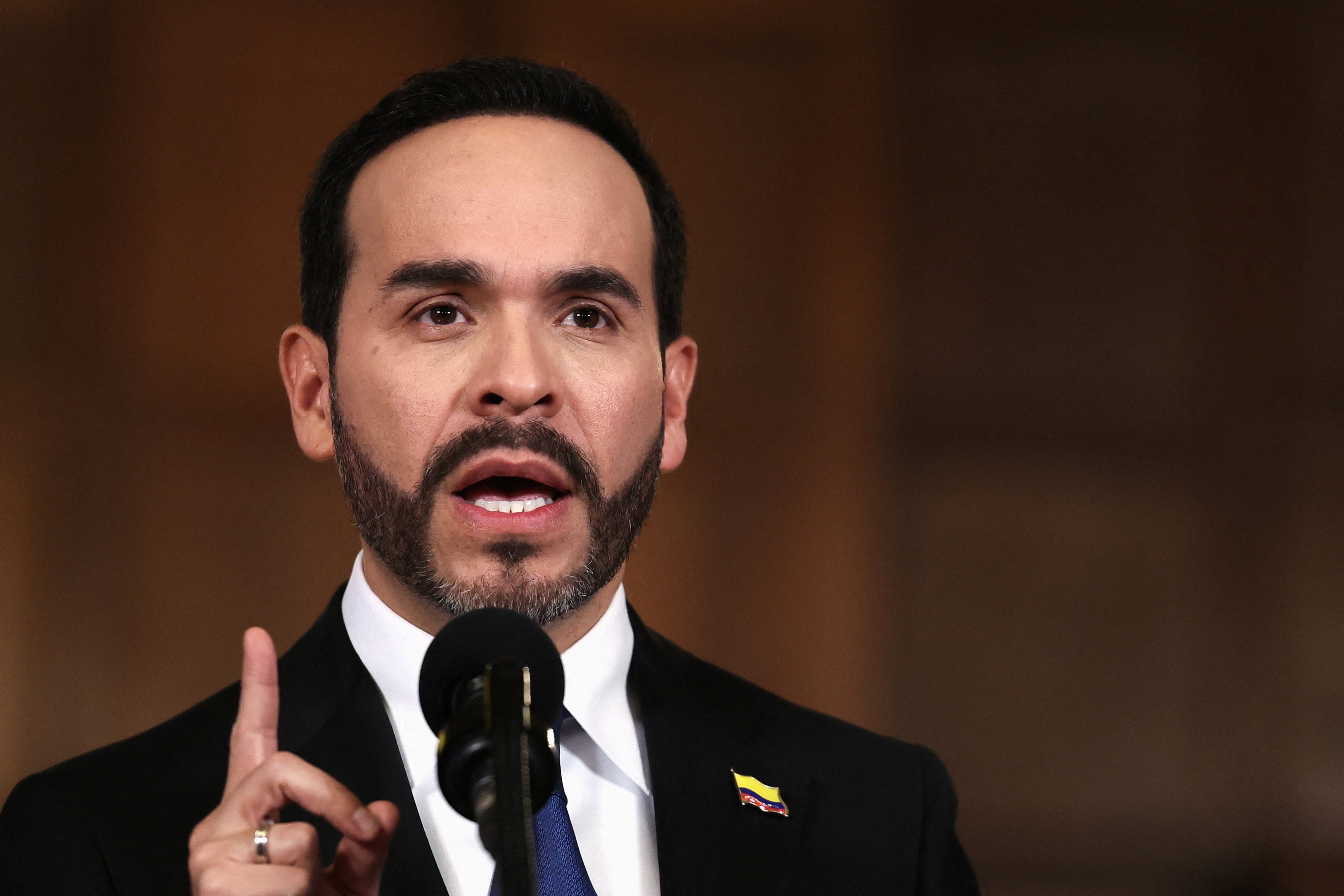 Regularizar en vez de perseguir Regularizar en vez de perseguir