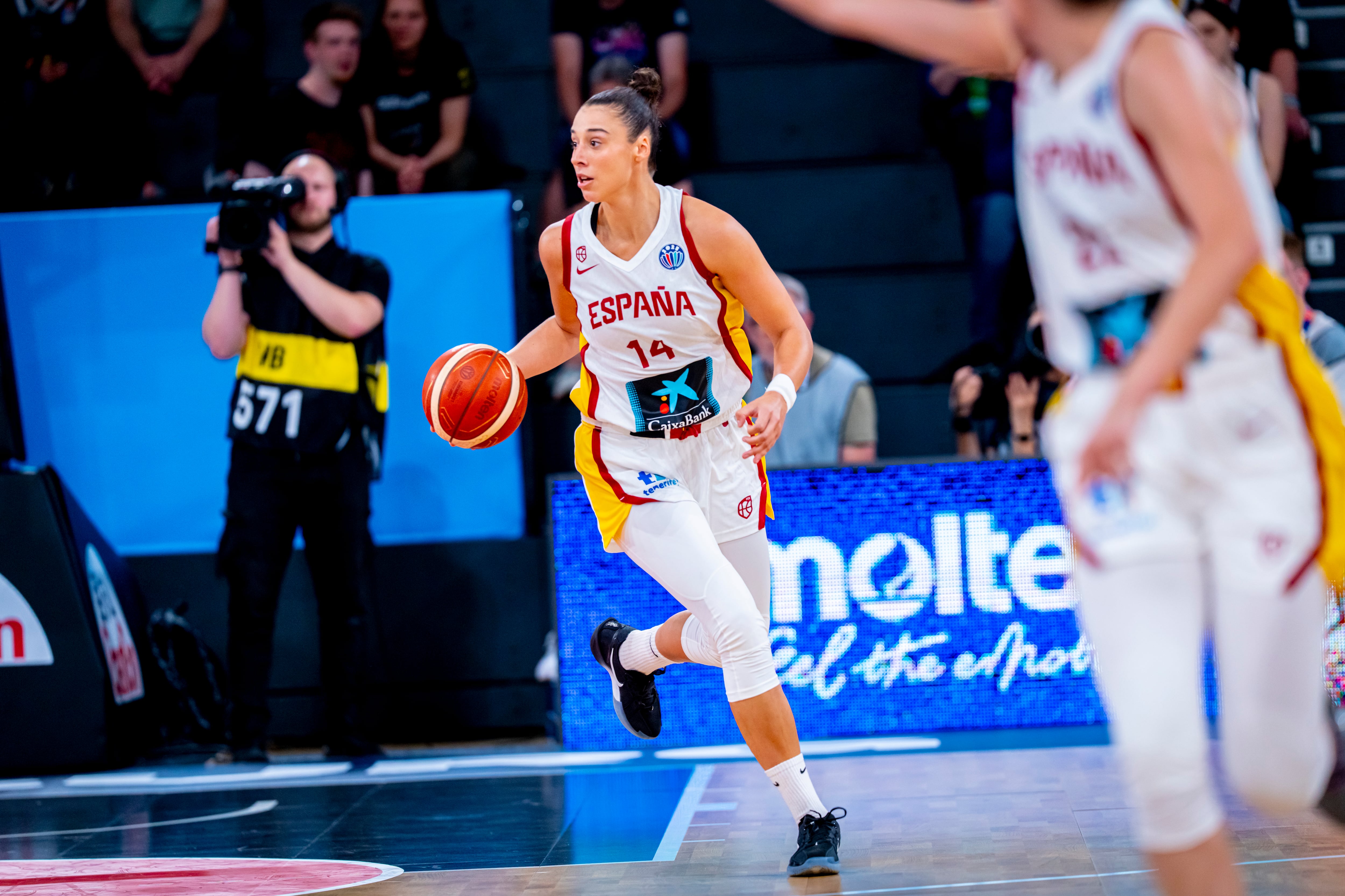 Raquel Carrera, en el Eurobasket, en una imagen de la Federación.