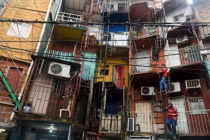 Frentes de viviendas de la villa 31 de Buenos Aires.