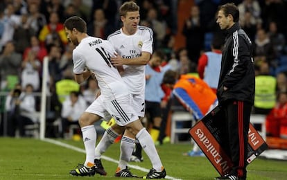 Xabi Alonso sustituye a Illarra ante el Sevilla.