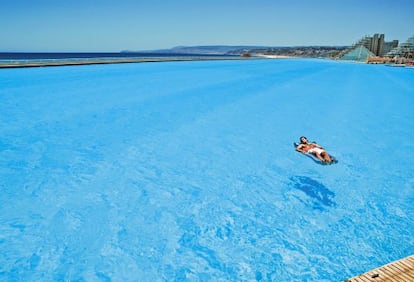 Piscina del complejo turístico de San Alfonso del Mar, en Chile.