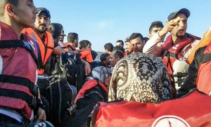 Um Alí, en la patera hacia Lesbos.