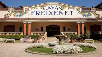 La sede social del grupo Freixenet en Sant Sadurní d'Anoia (Barcelona). Imagen de archivo.