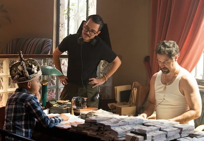 Manolo Caro dirige los actores Miguel Valverde (Tochtli) y Manuel García-Rulfo (Yolcaut).