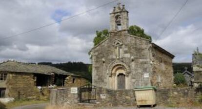 Iglesia románica de Serbelos en Baralla (Lugo).