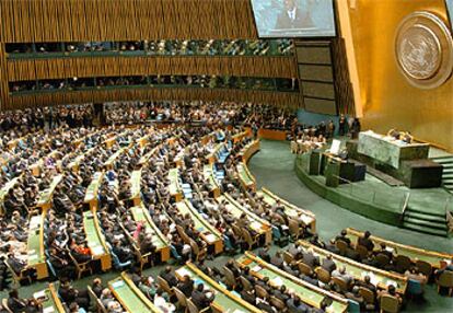 El secretario general de Naciones Unidas, Kofi Annan, se dirige a la Asamblea General.