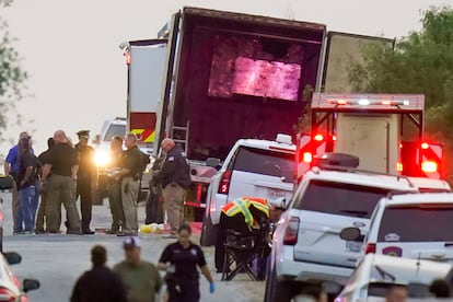 Tráiler con migrantes en San Antonio, Texas