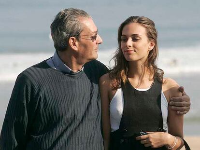 Paul Auster y su hija Sophie, que tiene un breve papel en <i>La vida interior de Martin Frost,</i> ayer en San Sebastián.