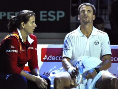 Conchita y Robredo, durante el primer partido.