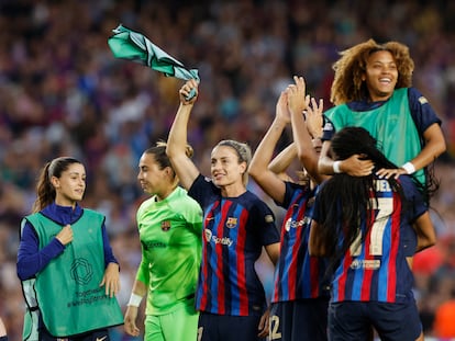 Alexia Putellas celebra junto a sus compañeras el billete a la final de la Champions League.