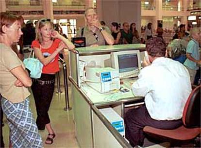 Aspecto de un mostrador de facturación, ayer, en el aeropuerto de Málaga.