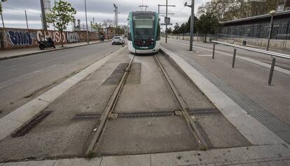 El Trambesòs al final de su recorrido, en Sant Adrià del Besòs.