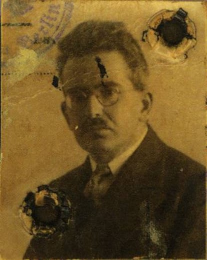 Foto del pasaporte de Walter Benjamin.