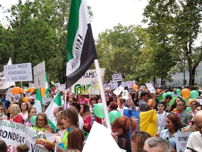 Manifestación convocada este sábado por la Federación Española de Fibrosis Quística en Madrid.