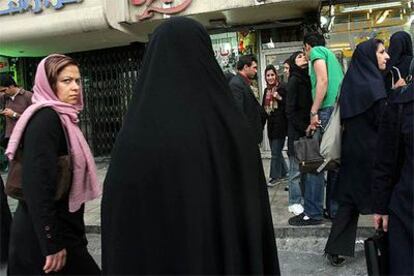 En ocasiones las calles de Teherán ofrecen escenas insólitas.