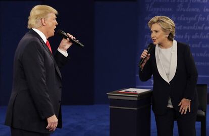 Trump y Clinton, en el debate televisivo del 9 de octubre